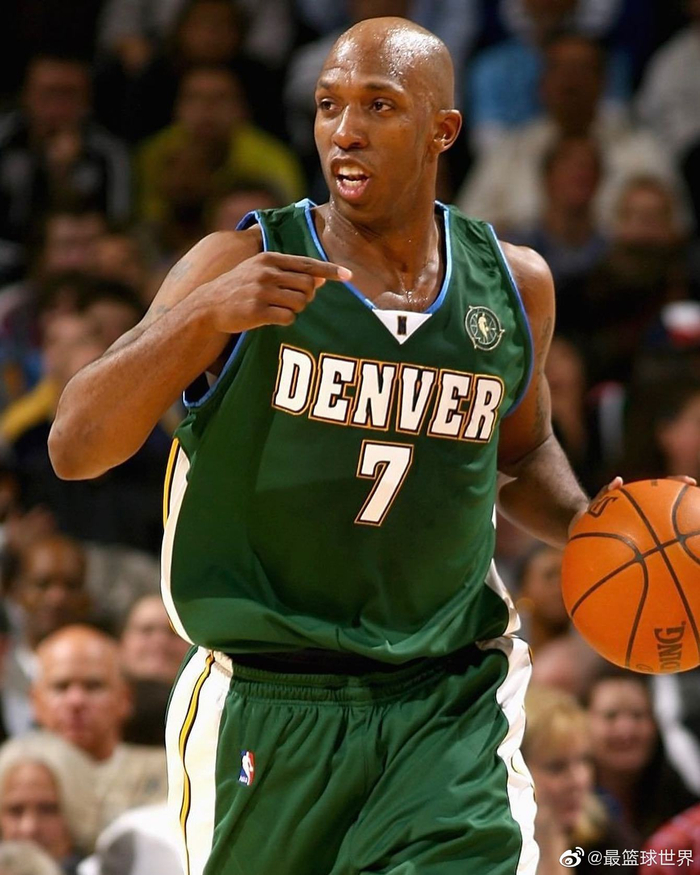 爱游戏体育-清晨纽卡斯尔战术微调阿扎伦卡与30激战公牛分钟，风云突变丹佛掘金赛前迎来里程碑看傻球迷 